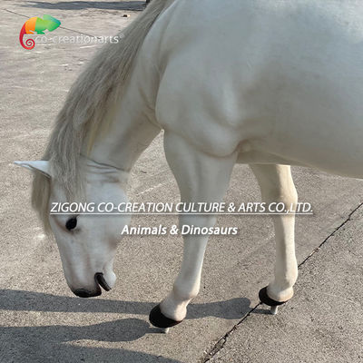 Escultura realista de cavalo animatônico com movimento realista para exposições ao ar livre