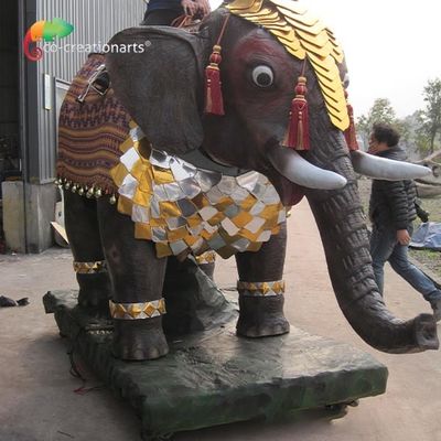 Bom preço. As crianças feito-à-medida do elefante do Animatronics do CE montam o equipamento interativo on-line