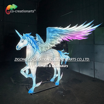 Bom preço. Escultura de unicórnio alado brilhante. on-line