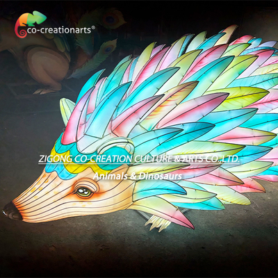 Bom preço. Escultura Decorativa de Lanterna de Arte LED de Ouriço-Cacheiro Gigante com Espinhos de Arco-Íris on-line